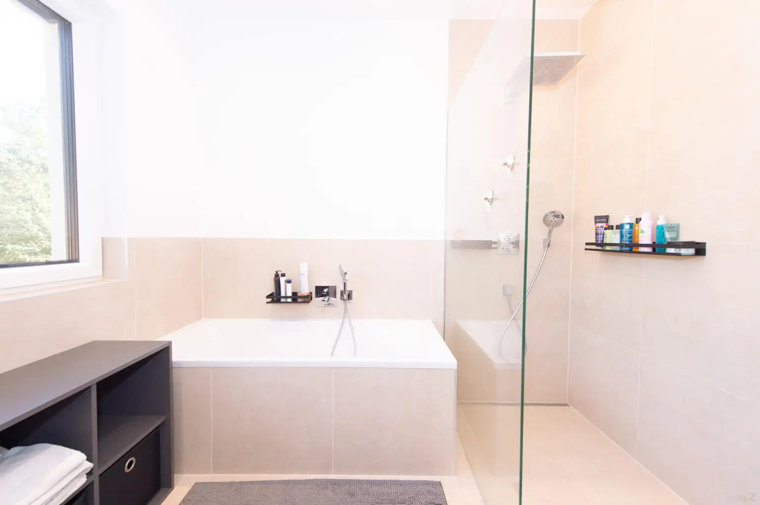 Stylisches Zuhause in Hart bei Graz – modern, bezugsbereit & neuwertig vollmöbliert