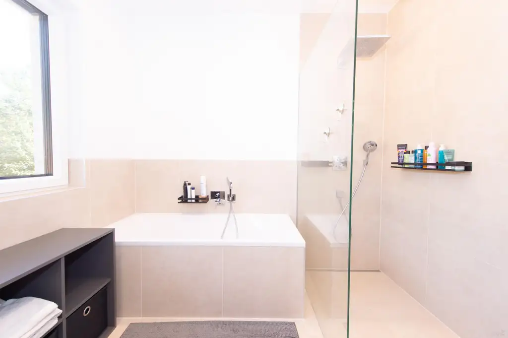Stylisches Zuhause in Hart bei Graz – modern, bezugsbereit & neuwertig vollmöbliert
