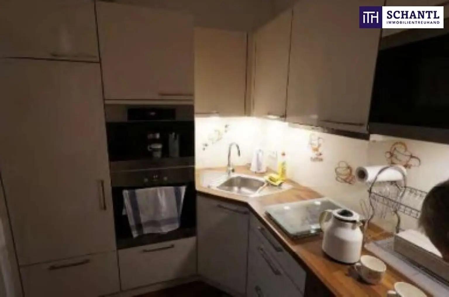 TOP Anlageobjekt in Feldkirchen bei Graz! Modernes Wohn- und Ordinationshaus mit Zahnarztpraxis im Erdgeschoss und großzügiger Mietwohnung im Obergeschoss!