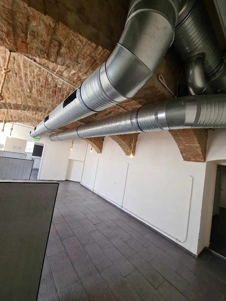 Vermietet, verlässlich, wertbeständig – € 1.078 / m² - 
4,8 % Rendite im Souterrain mit Zukunft