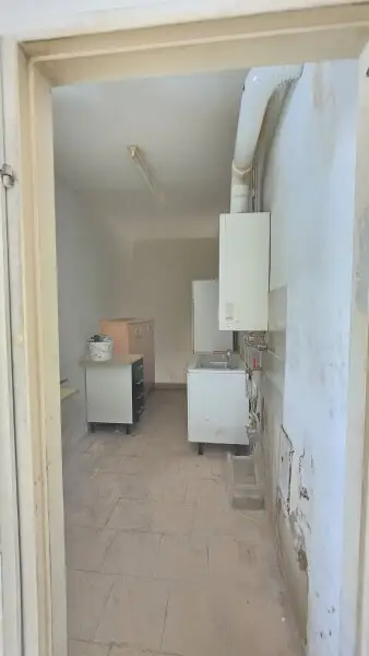 Schöne Geschäftslokal, Gewerbeimmobilien, Souterrain