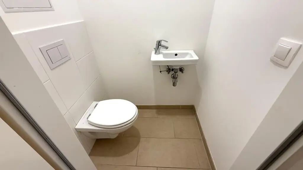 Neubauwohnung im Dachgeschoß mit 6,77m² großem SÜD-Balkon