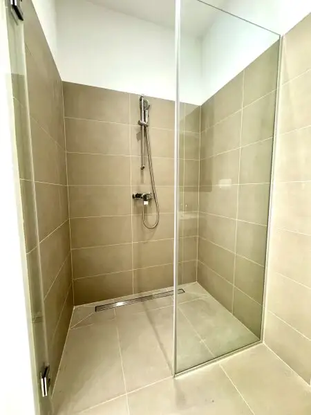 Top-Gelegenheit: Sanierte Altbauwohnung mit modernem Flair – ca. 41 m² in 1150 Wien