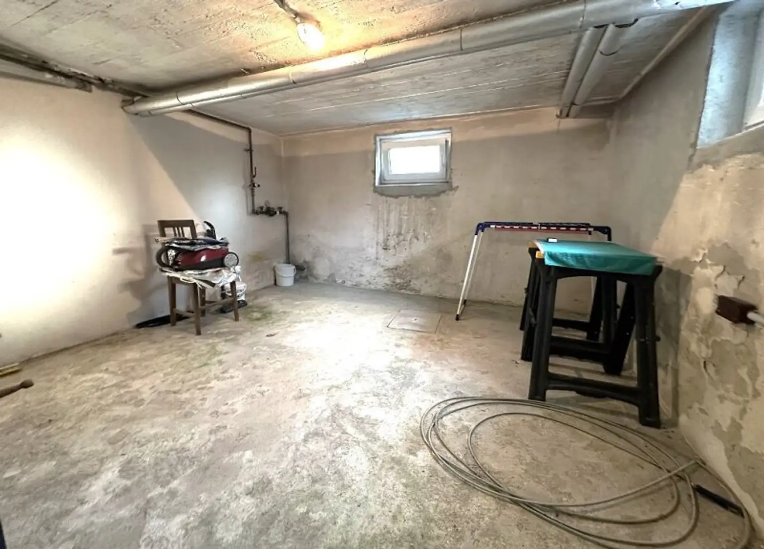 WOLFSBERG - SANKT THOMAS, 160 m2 Einfamilienhaus mit Potential, Vollkeller, 1139 m2 Grundstück, Wirtschaftsgebäude