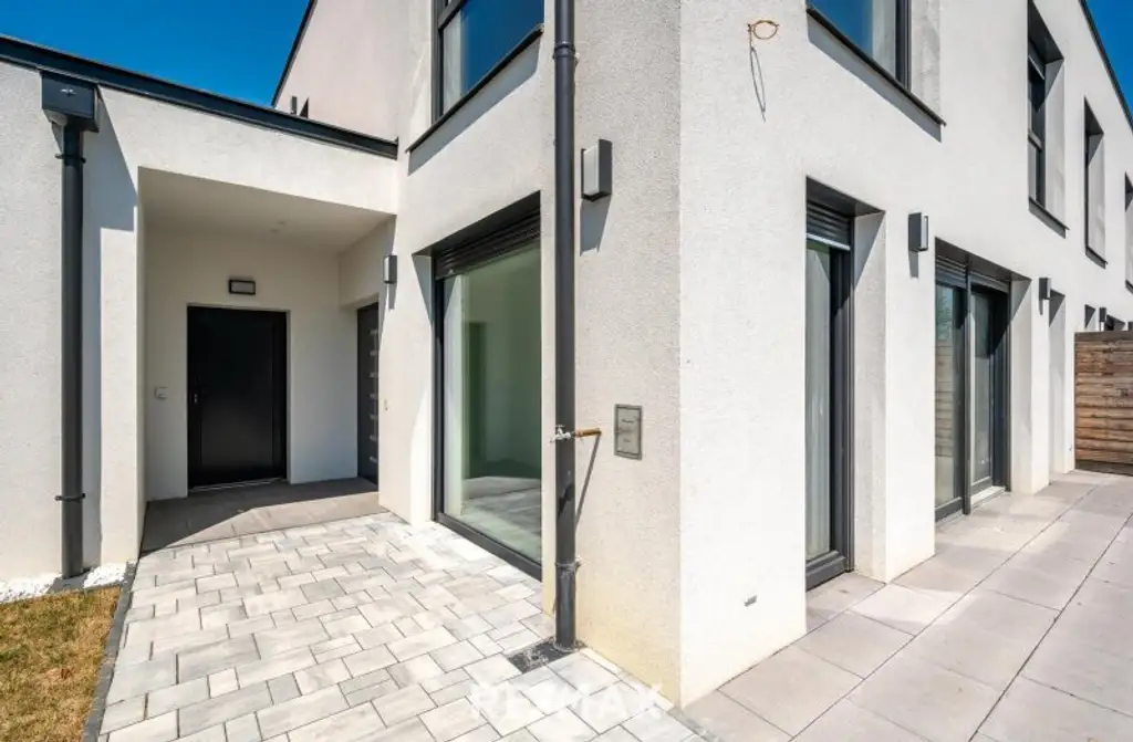 Erstbezug: Doppel-Haushälfte mit Fernblick und Wohlfühlambiente