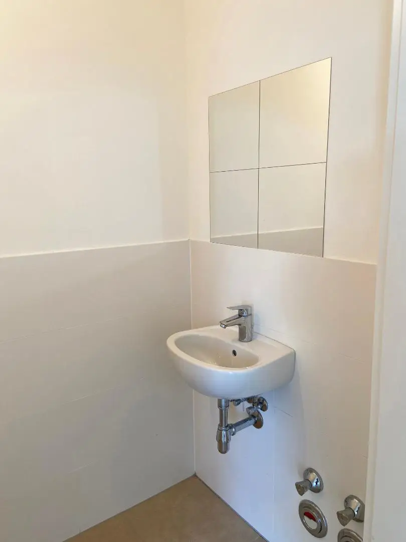 Moderne Dachgeschosswohnung inkl. Einbauküche und Loggia - Top A08