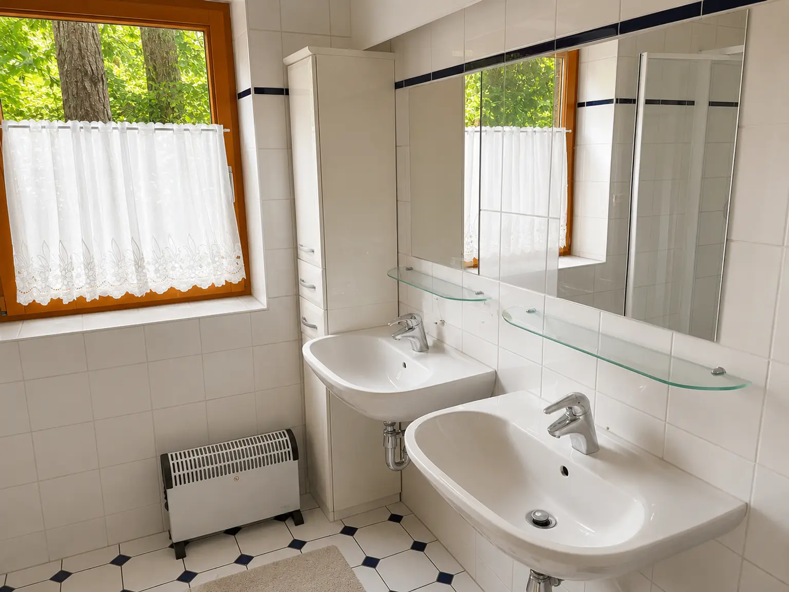 Badezimmer EG
