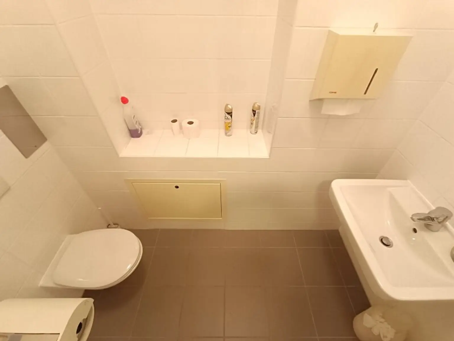 Bürofläche mit rund 60 m² im Erdgeschoss! Klimatisiert! Serverraum! Nähe U4 Roßauer Lände  & Liechtensteinpark!