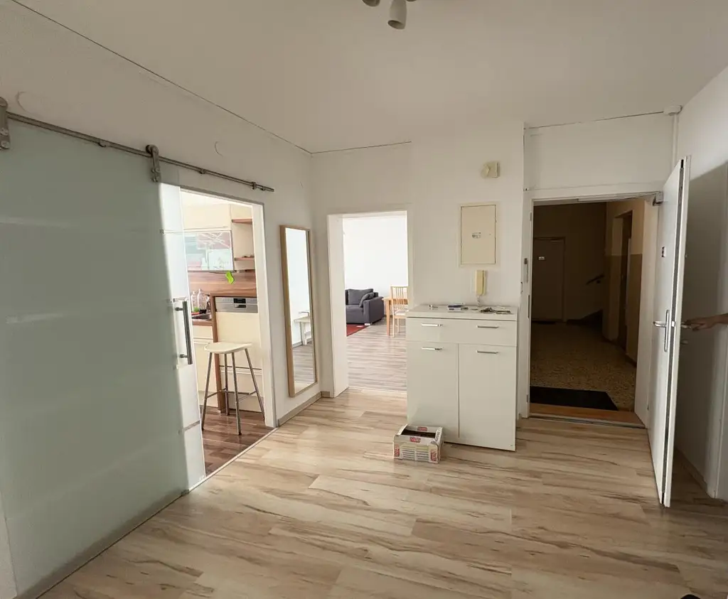 WG geeignet- großzügige 4 Zimmer-Mietwohnung mit verglaste Loggia in Geidorf.