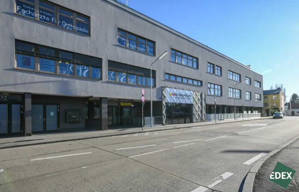 ÄRZTEZENTRUM SIEBENHIRTEN - Große Arztpraxis Nähe U6