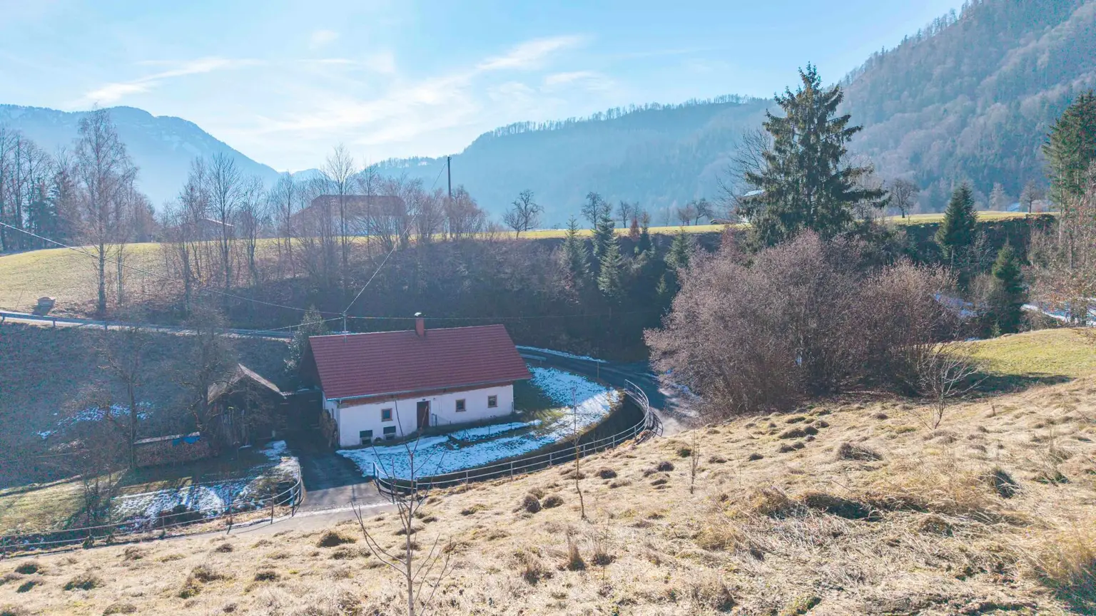 Hanglage mit Ausblick