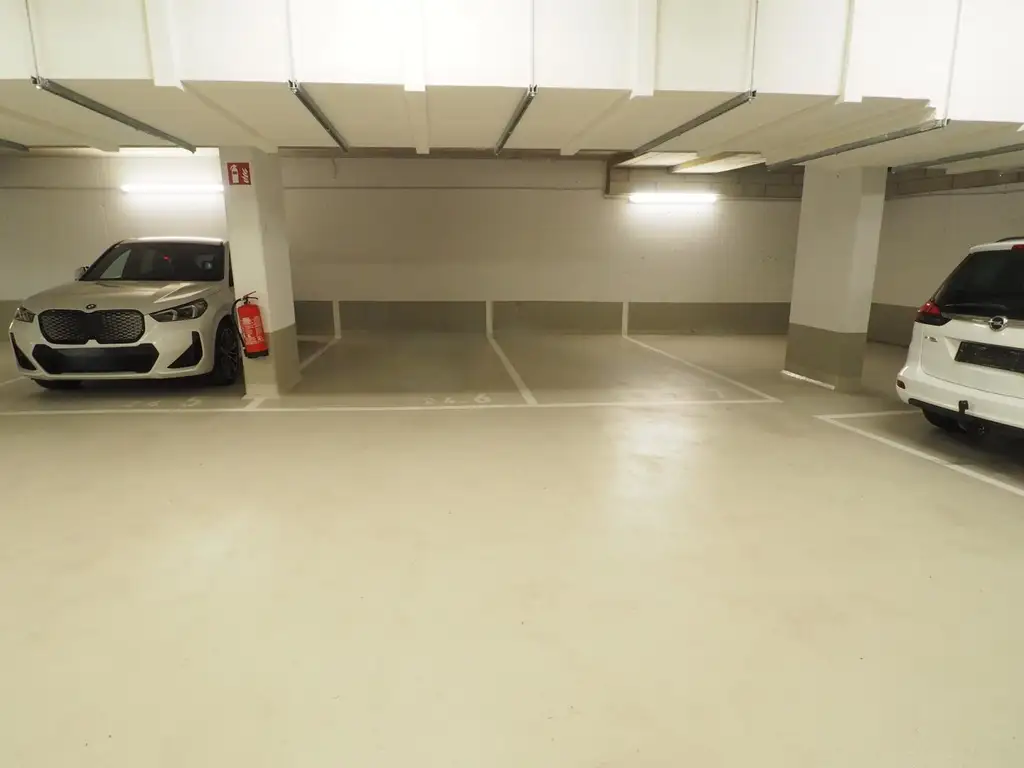 RESERVIERT - TIEFGARAGENSTELLPLATZ ZENTRAL IN DÖBLING ZU MIETEN
