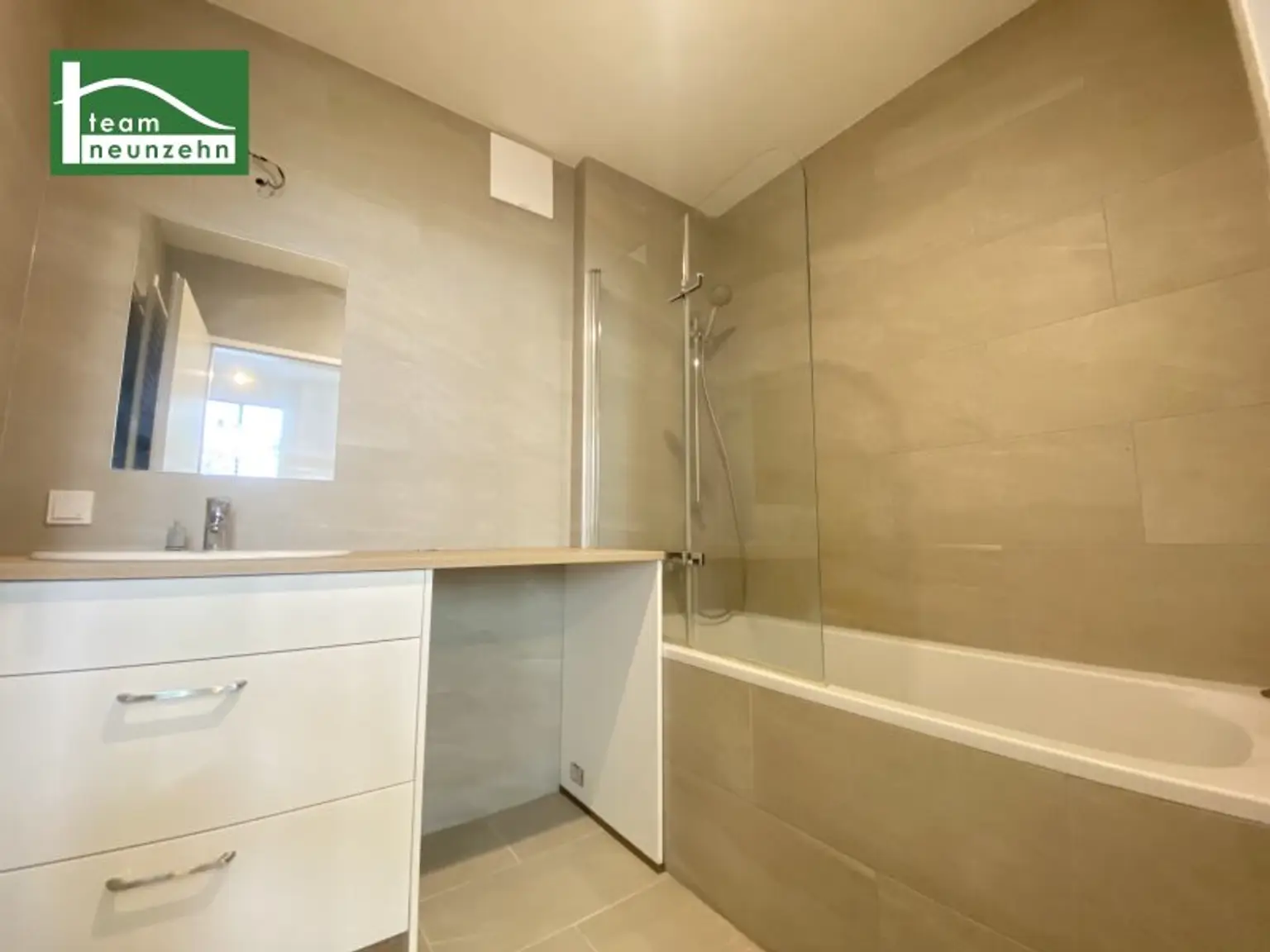 Klimatisierte Maisonette mit Dachterrasse in top Lage nahe U6, Millennium City und Donau! WG-geeignet!