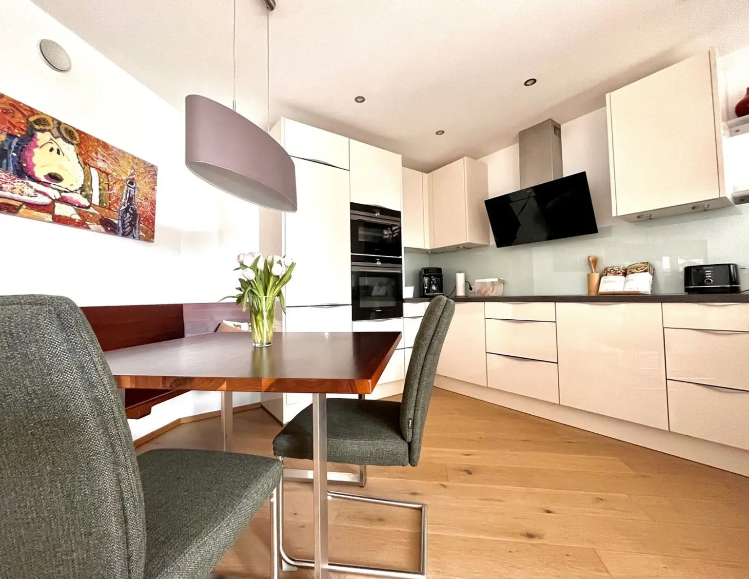 Bergheim: Moderne 3-Zimmer-Gartenwohnung mit überdachter Terrasse