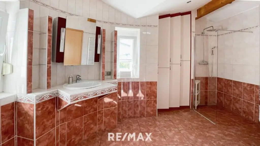 Absolute Ruhelage/Haus mit wunderschönem Garten!