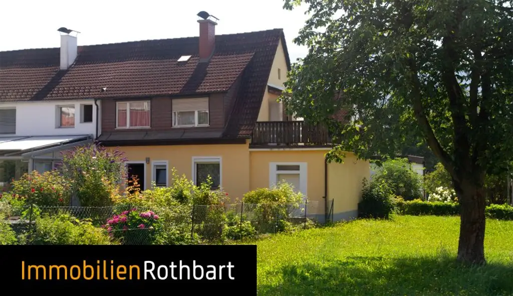 Eckreihenhaus mit Grund und kleinem Vorgarten in ruhiger Wohngegend!