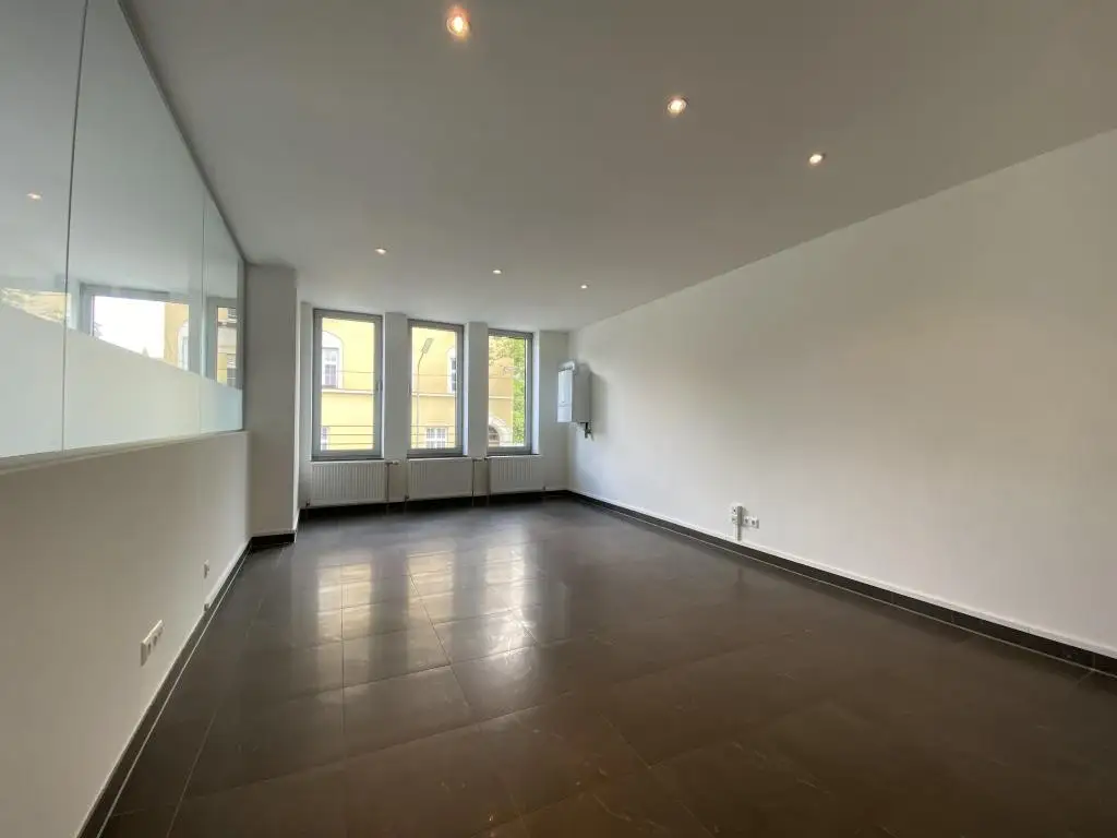 Top-Lage in GRINZING! Schönes, modernes Büro mit Bad und Küche!