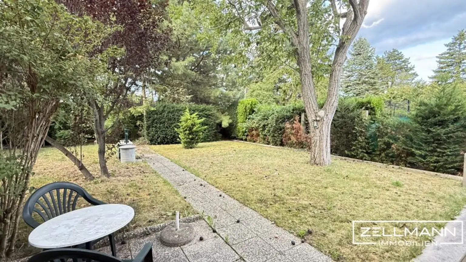 Wohnen mit Potenzial: Sanierungsbedürftiges Einfamilienhaus mit Garten und Nebengebäuden in Liesing | ZELLMANN IMMOBILIEN