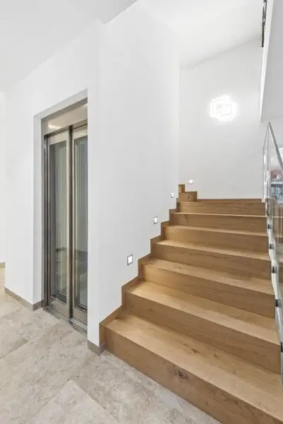 Großzügige High-End-Familienvilla der Extraklasse.