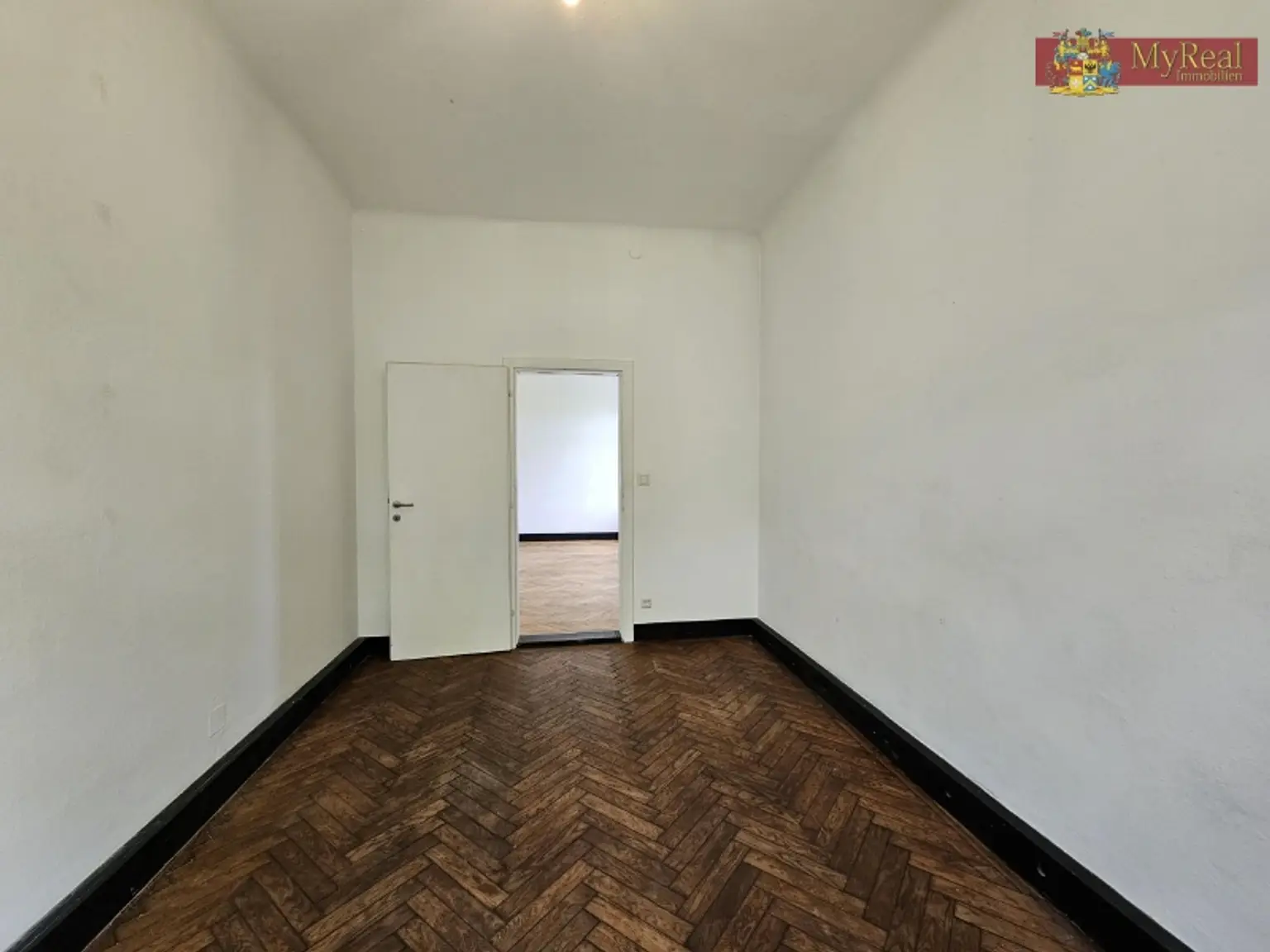 Große ruhige 3 Zimmer-Raucherwohnung