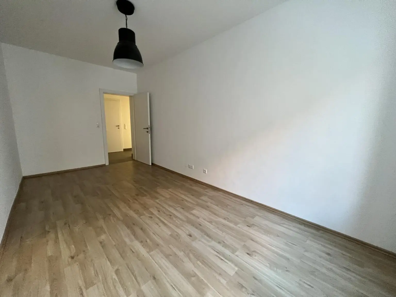 20230209_141401645_iOS