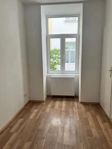 Altbaucharme - neu sanierte 2-Zimmer Wohnung - Nähe Landstraße