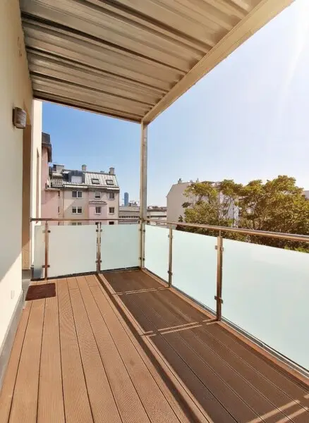 Große Terrasse ca. 10 m² mit Ausblick