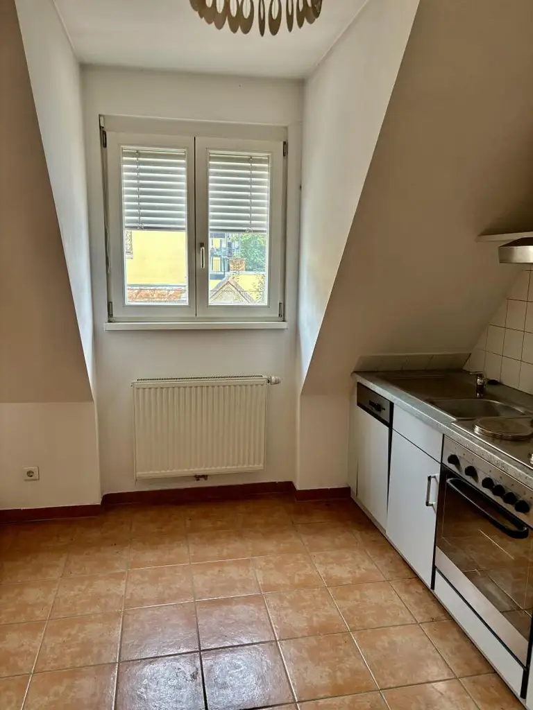 Sofortbezug: Dachgeschosswohnung im 2.OG ohne Lift-mit 2 Bädern und Galerie