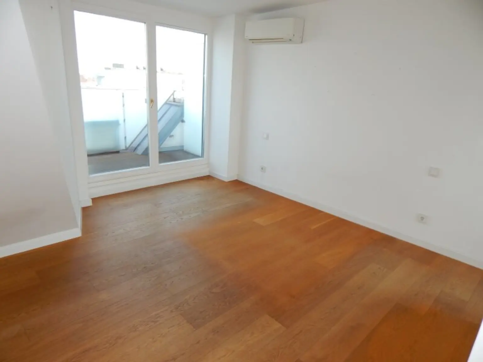 Wohntraum helle und ruhige Dachterrassenwohnung mit Fernsicht