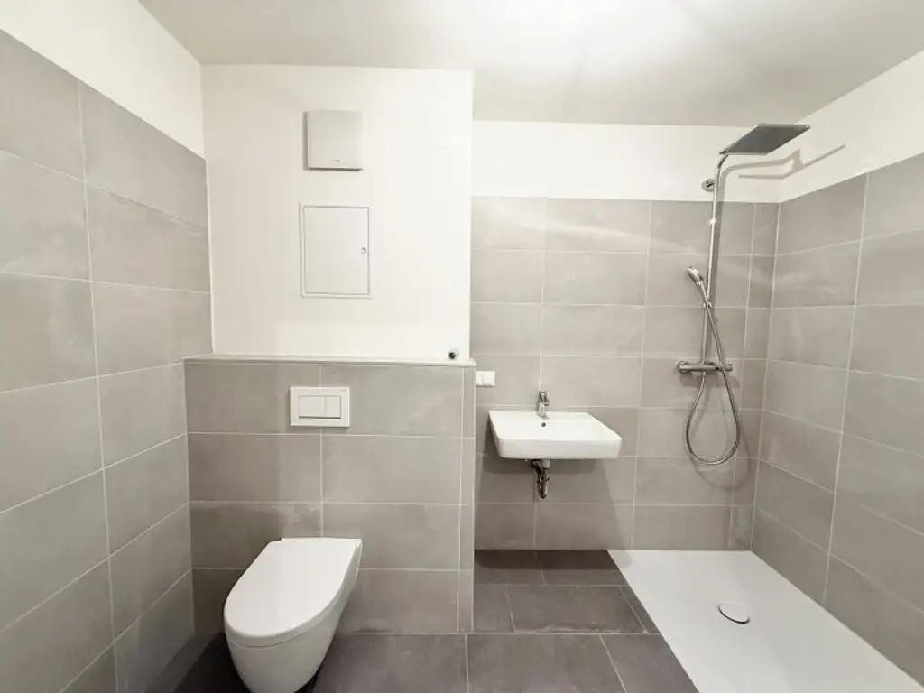 geräumige 2-Zimmer Wohnung in guter Lage - Erstbezug auf Eigengrund + Provisionsfrei!