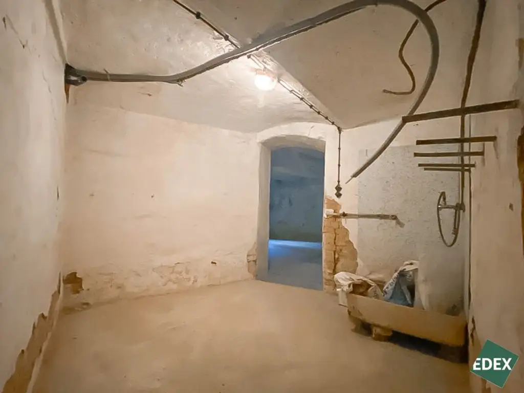 Freundliches Geschäftslokal in U-Bahn Nähe