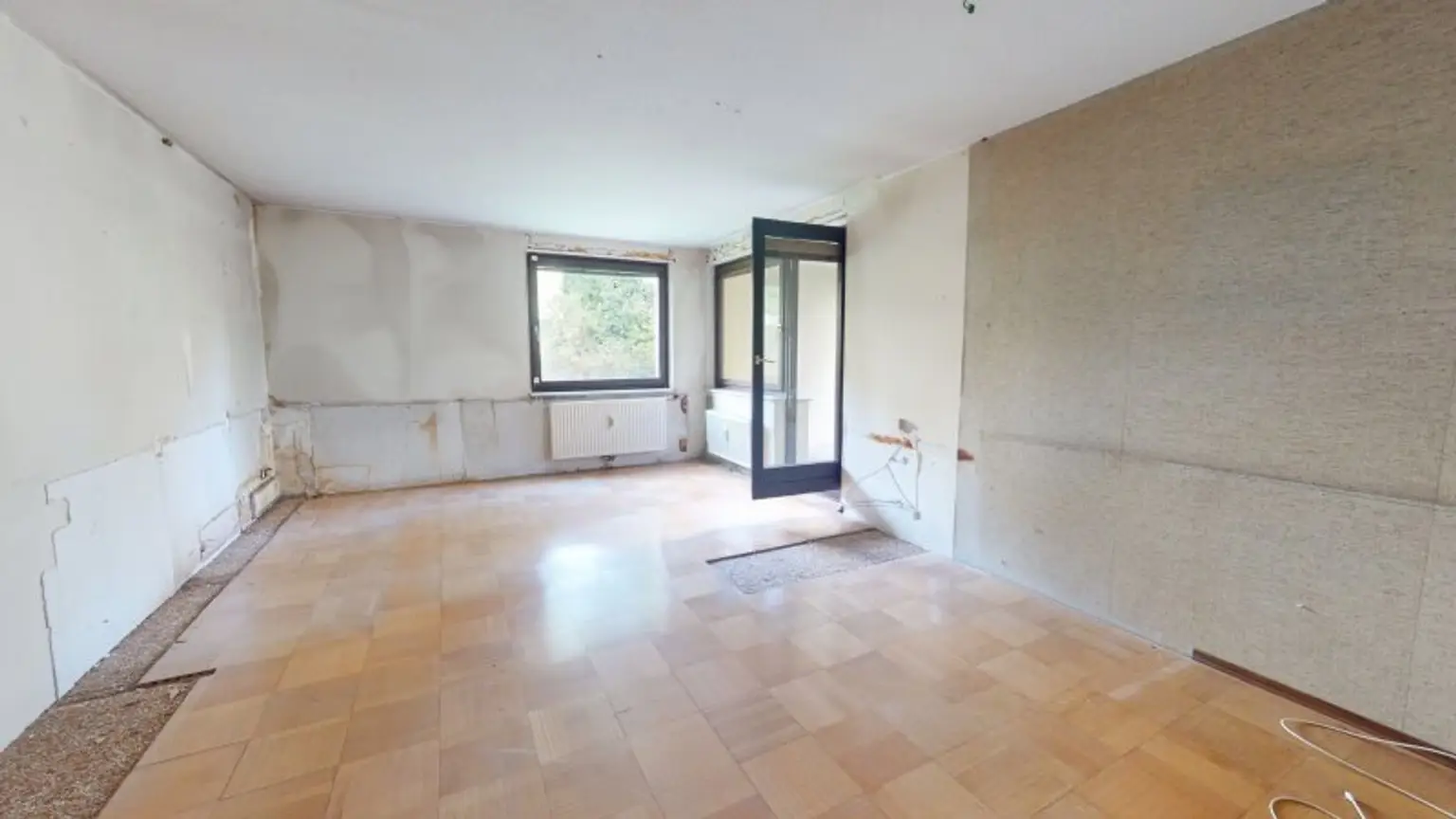 3-Zimmer-Wohnung mit Loggia & Grünblick – Sanierungsprojekt mit Potenzial