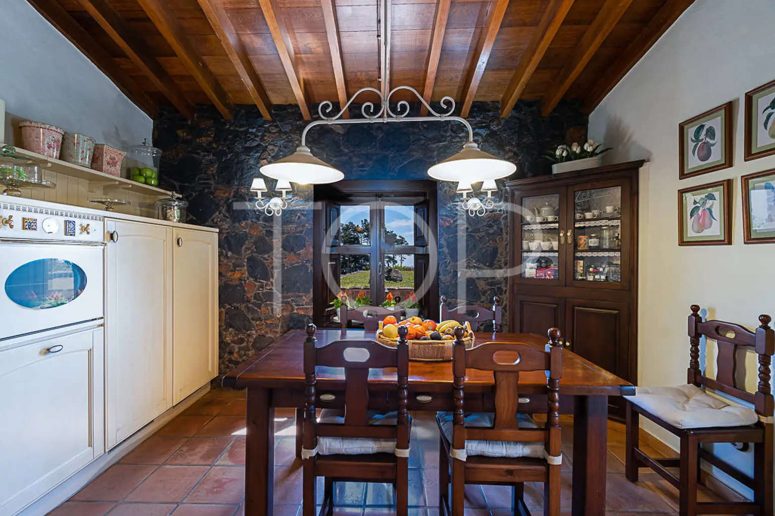 House-La-Esperanza-Diningroom-Tenerife-1