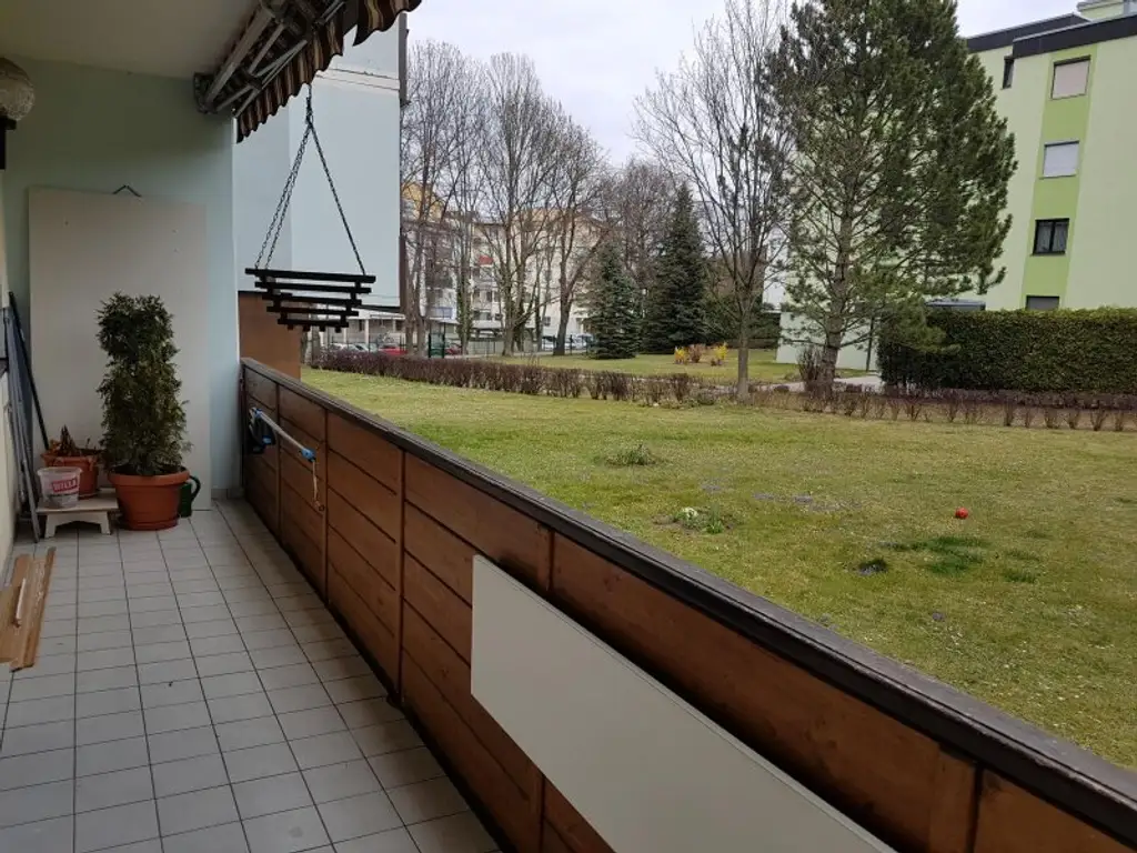 4-ZIMMER WOHNUNG MIT GROSSER LOGGIA