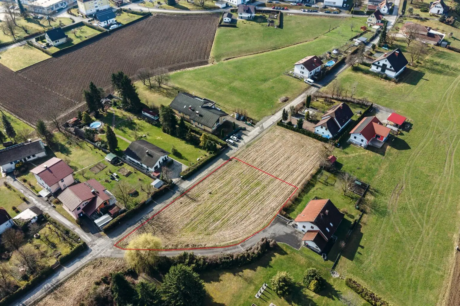 Luftaufnahme des Grundstücks