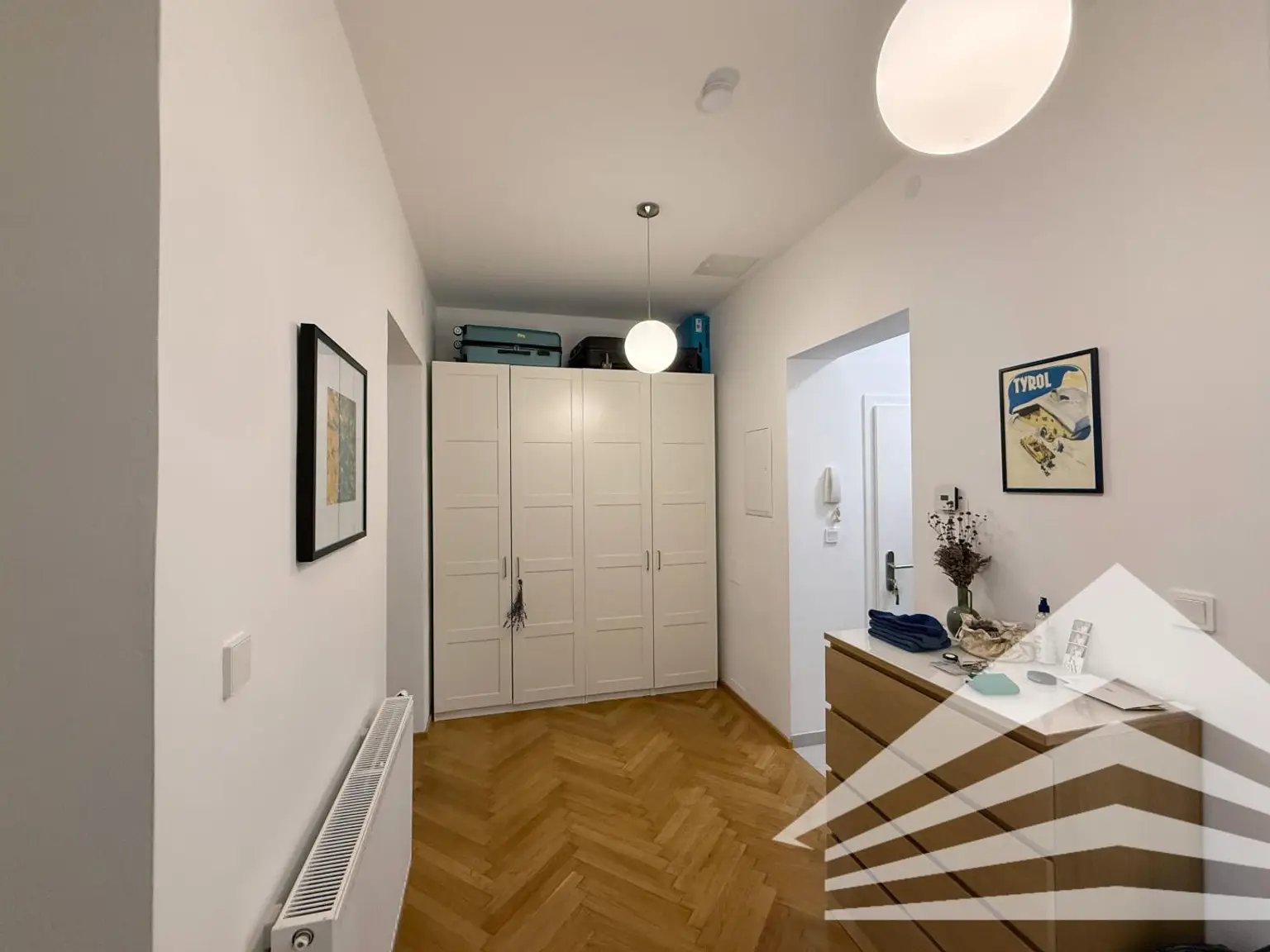 Großzügige 2 Zimmerwohnung mit Innenhofbalkon und moderner Einbauküche!