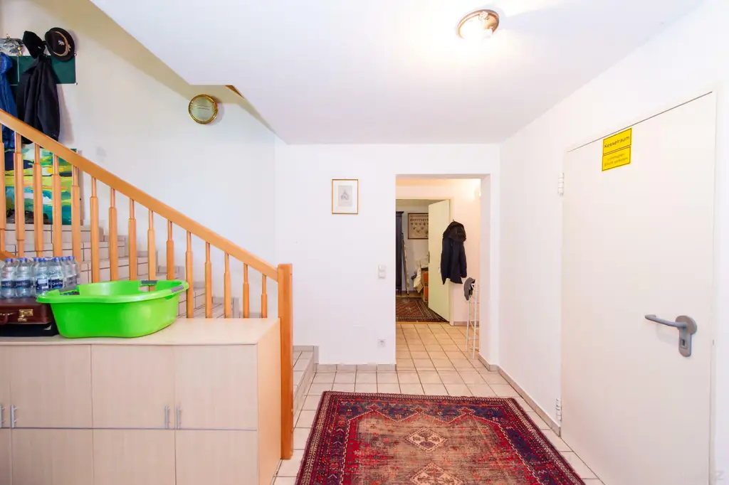 Exklusive Villa in bester Lage von Graz - privat, naturnah, perfekte Balance aus Komfort und Lebensqualität.