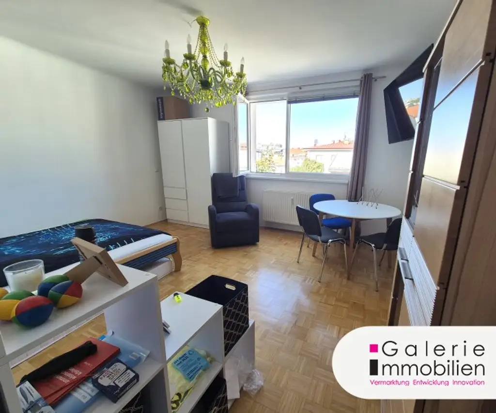 Top-Wohnung mit Loggia - zentral begehbar - Weitblick