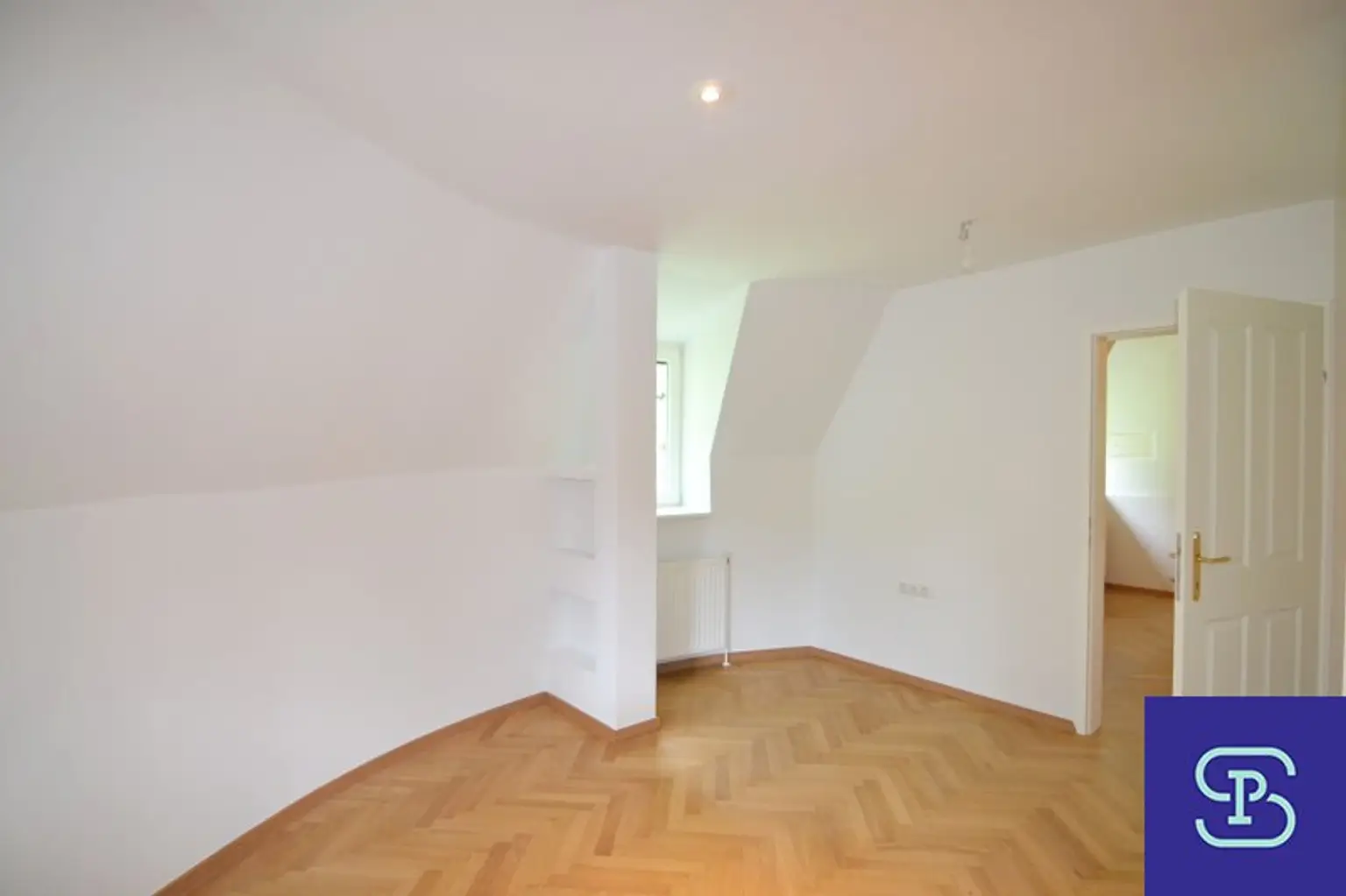 Sanierte 109m² DG-Wohnung mit Galerie Nahe Lainzer Tiergarten - 1130 Wien