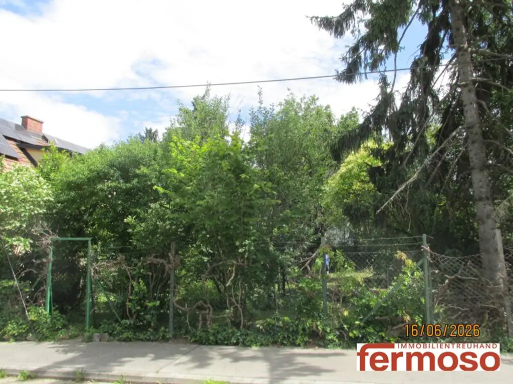 Traumgrundstück 696m² in 1110 Wien – Perfekt für Ihr Eigenheim!  Sehr grün und mit einem teilweisen sehr alten Baumbestand am Grundstücksrand