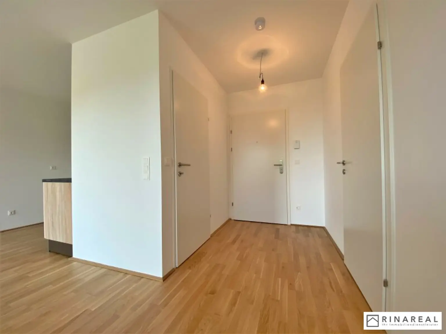 Gut geschnittene 2 Zimmer | Loggia | U-Bahn Nähe | Susi-Nicoletti-Weg | ab 1. September 2025
