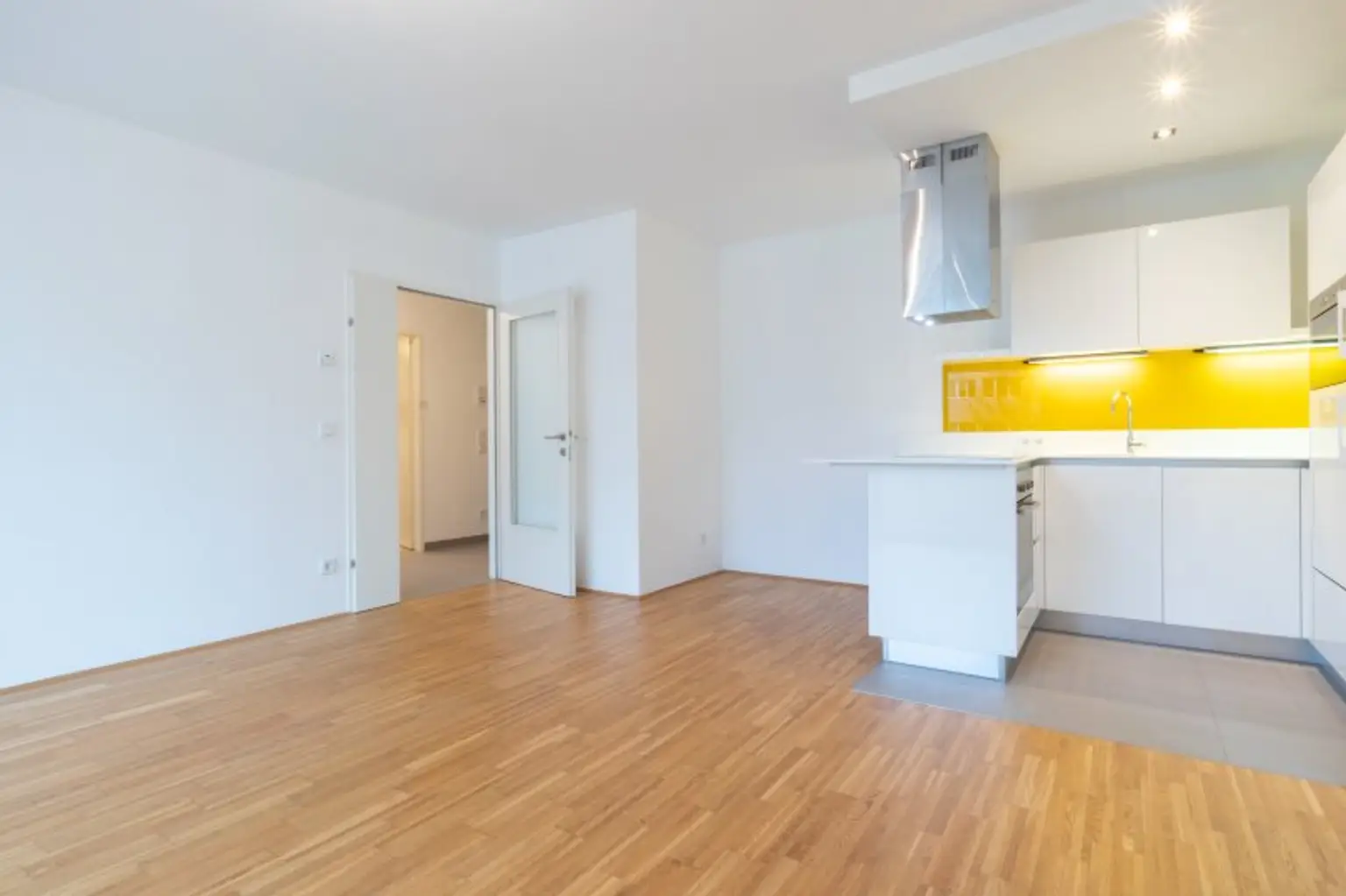HOFSEITIG! ruhige 3-Zimmer-Wohnung mit bester Ausstattung!