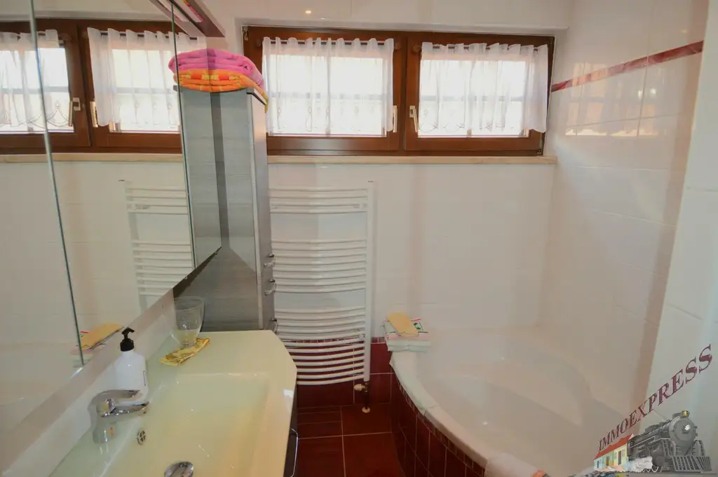 Gepflegtes Einfamilienhaus - Doppelcarport - Garage - neue Pelletheizung mit Solaranlage