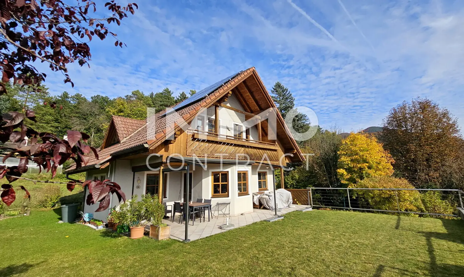 Behagliches Zuhause mit Weit- und Ausblick – Wohnen und Arbeiten in natürlichem Ambiente