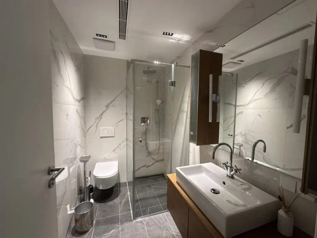LUXUS GARTENWOHNUNG mit 300 m² Privatgarten im 1190 Wien + Pool und Gym