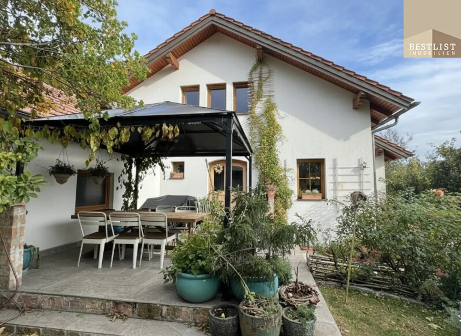 Aigen: Traumhaus mit Garten & Solaranlage