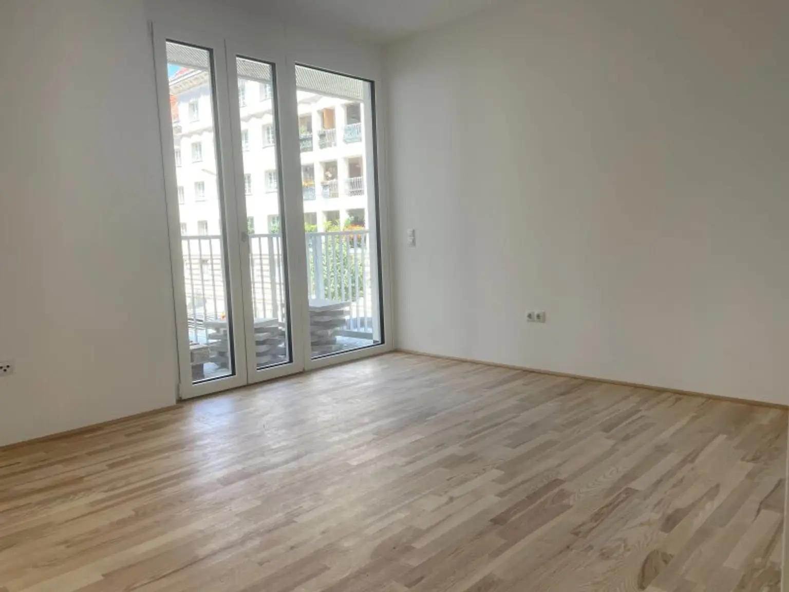 Tolle 3-Zimmer Wohnung mit zentraler Begehbarkeit in begehrter Lage - THEOS Willkommen im Park