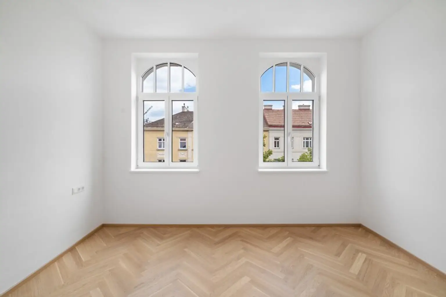 4-Zimmer-Altbaueigentumswohnung in generalsaniertem Altbau mit Balkon