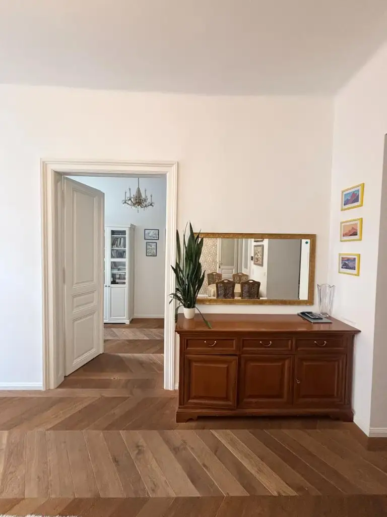 Urbaner Altbaucharme trifft modernes Wohngefühl – Ihr neues Zuhause im 9. Bezirk