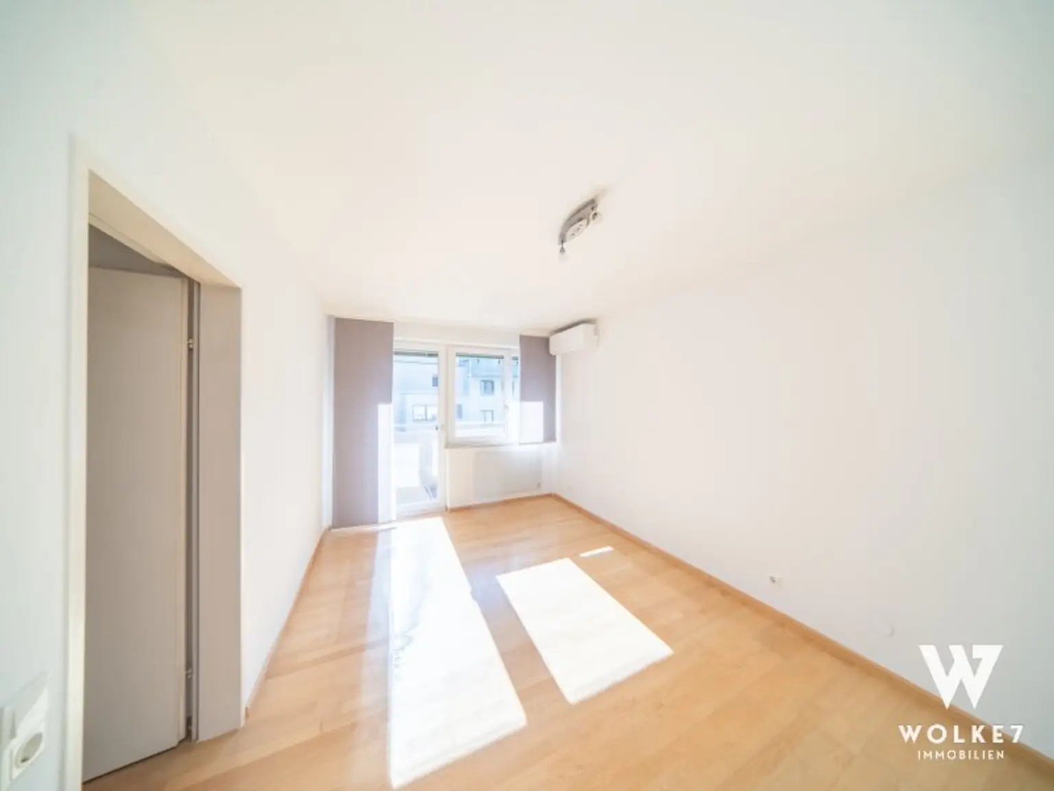 1060: Exklusive Traumwohnung mit Panoramablick: Top-Lage | klimatisiert | 2 Freiflächen (Südosten und Westen) | günstige Tiefgarage